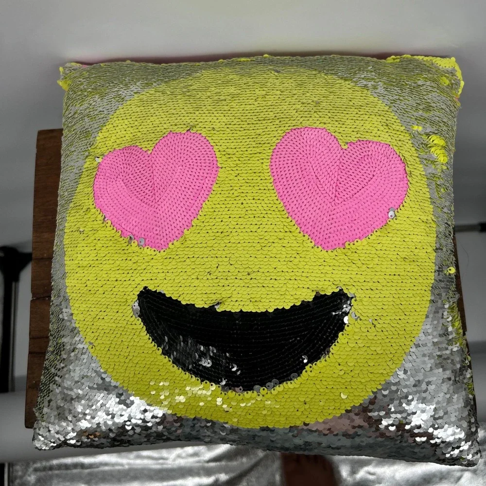 Justice Kids Reversible Sequin Emoji Heart Eyes Throw Pillow Pink Yellow Silver‎